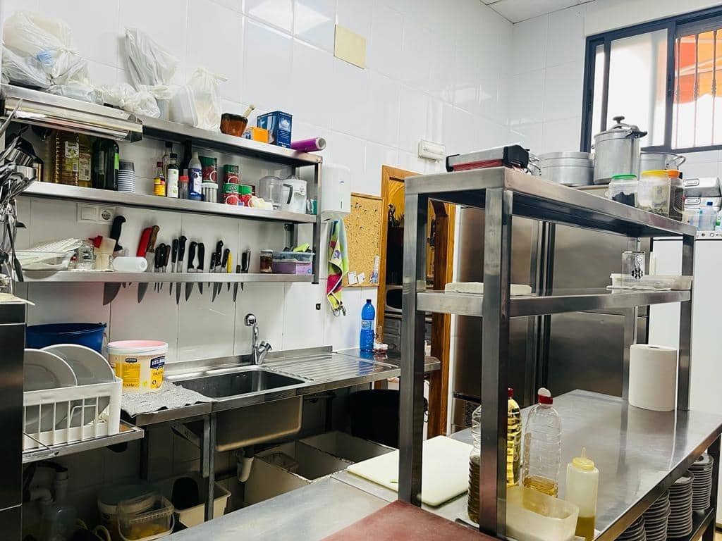 Erhverv til salg i Albatera med garage - € 240.000 (Ref: 9541596)