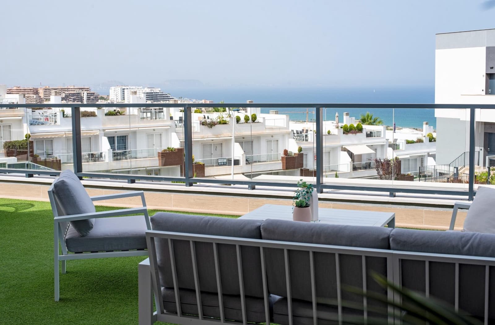 3 makuuhuone Huoneisto myytävänä paikassa Gran Alacant mukana uima-altaan 
autotalli - 405 000 € (Ref: 9543810)