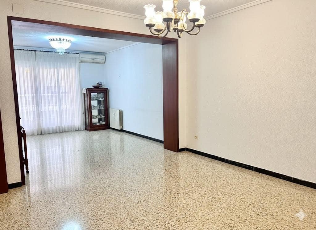4 slaapkamer Flat te koop in Elche / Elx - € 240.000 (Ref: 9543811)