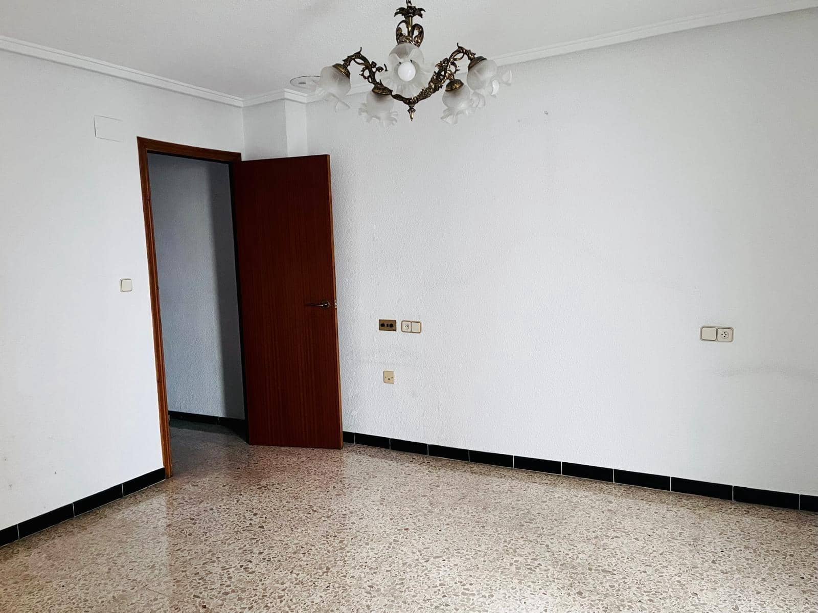 4 slaapkamer Flat te koop in Elche / Elx - € 240.000 (Ref: 9543811)