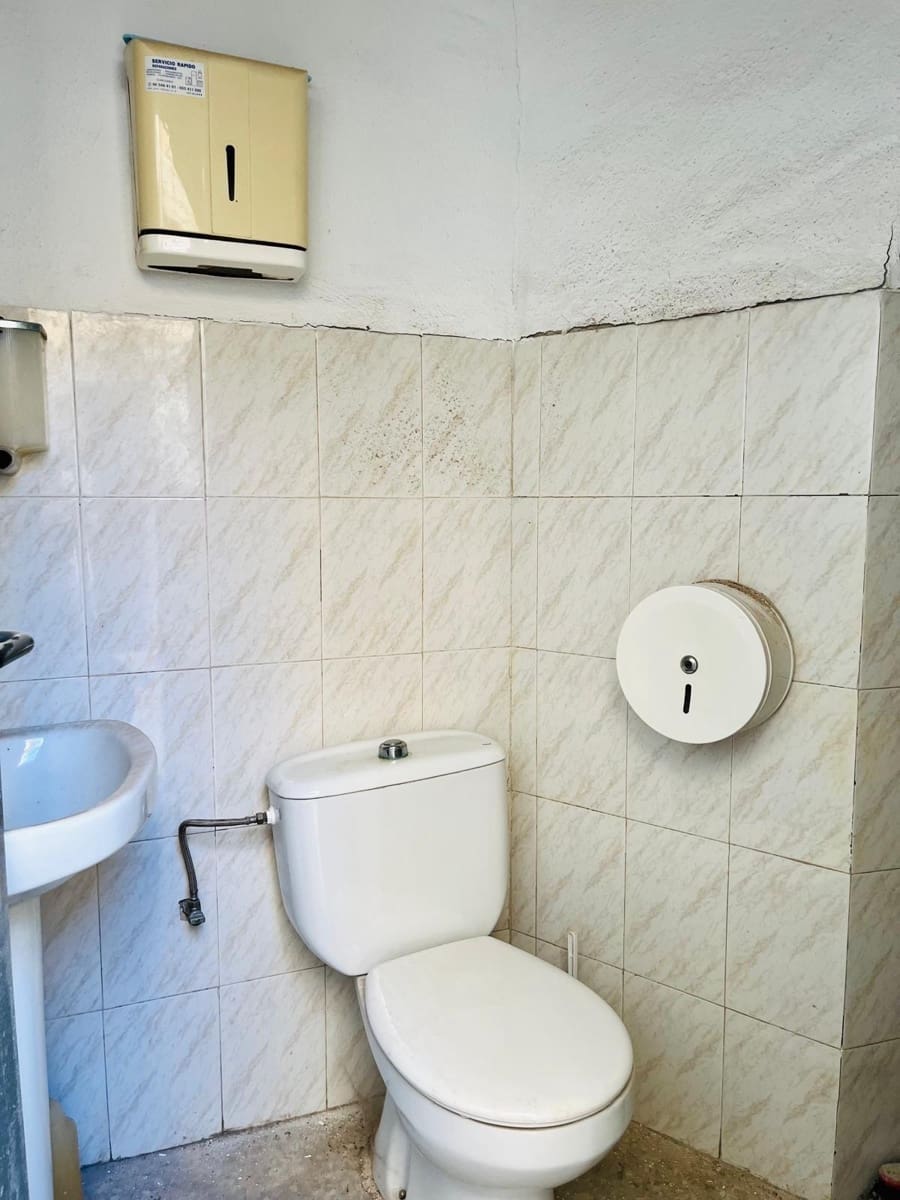 Kommersiell til salgs i Elche / Elx - € 94 800 (Ref: 9551860)