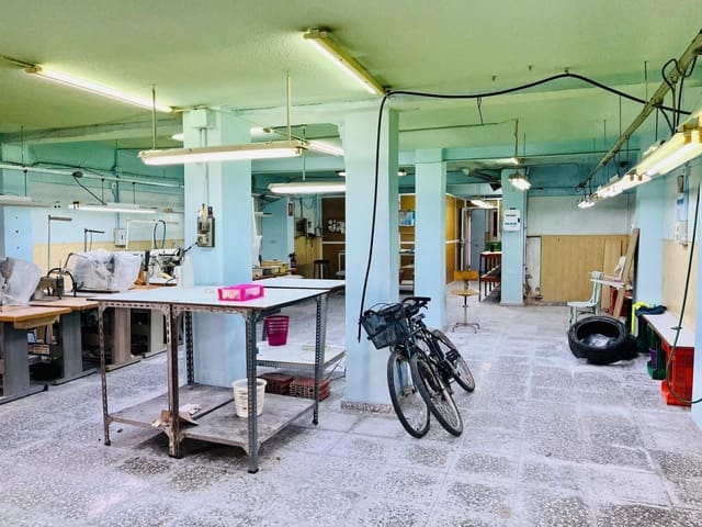 Komercyjne na sprzedaż w Elche / Elx - 94 800 € (Ref: 9551860)