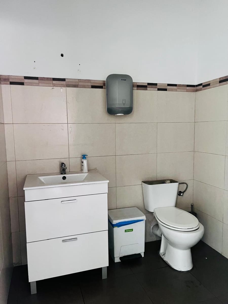 Business for sale in Matola - € 750,000 (Ref: 9551861)