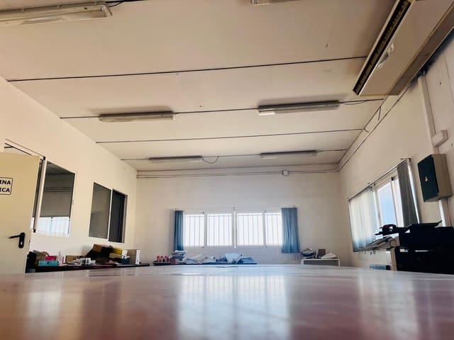 Business for sale in Matola, Elche / Elx - € 750,000 (Ref: 9551861)