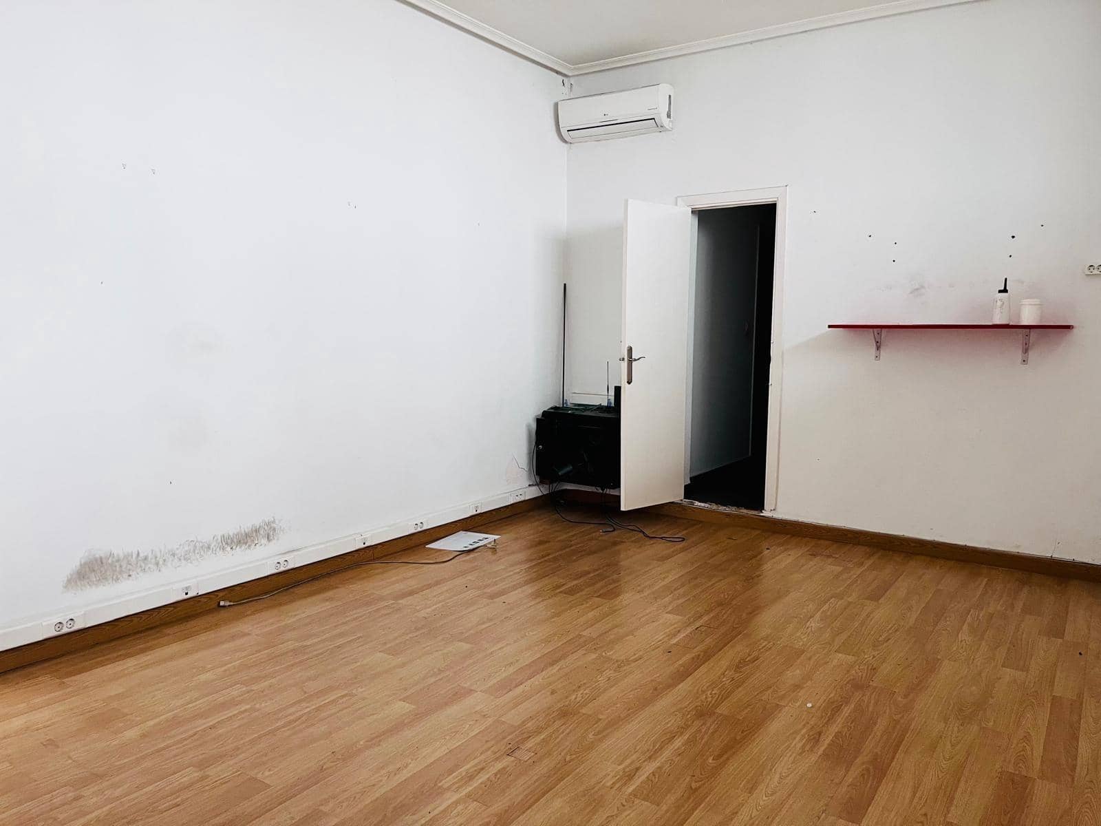 Business for sale in Matola - € 750,000 (Ref: 9551861)