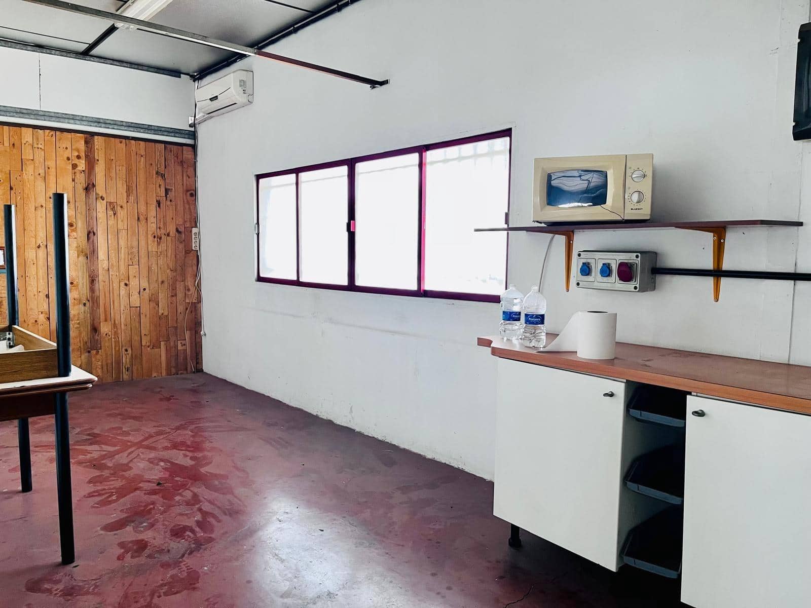 Business for sale in Matola - € 750,000 (Ref: 9551861)