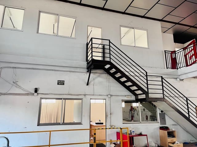 Business for sale in Matola, Elche / Elx - € 750,000 (Ref: 9551861)