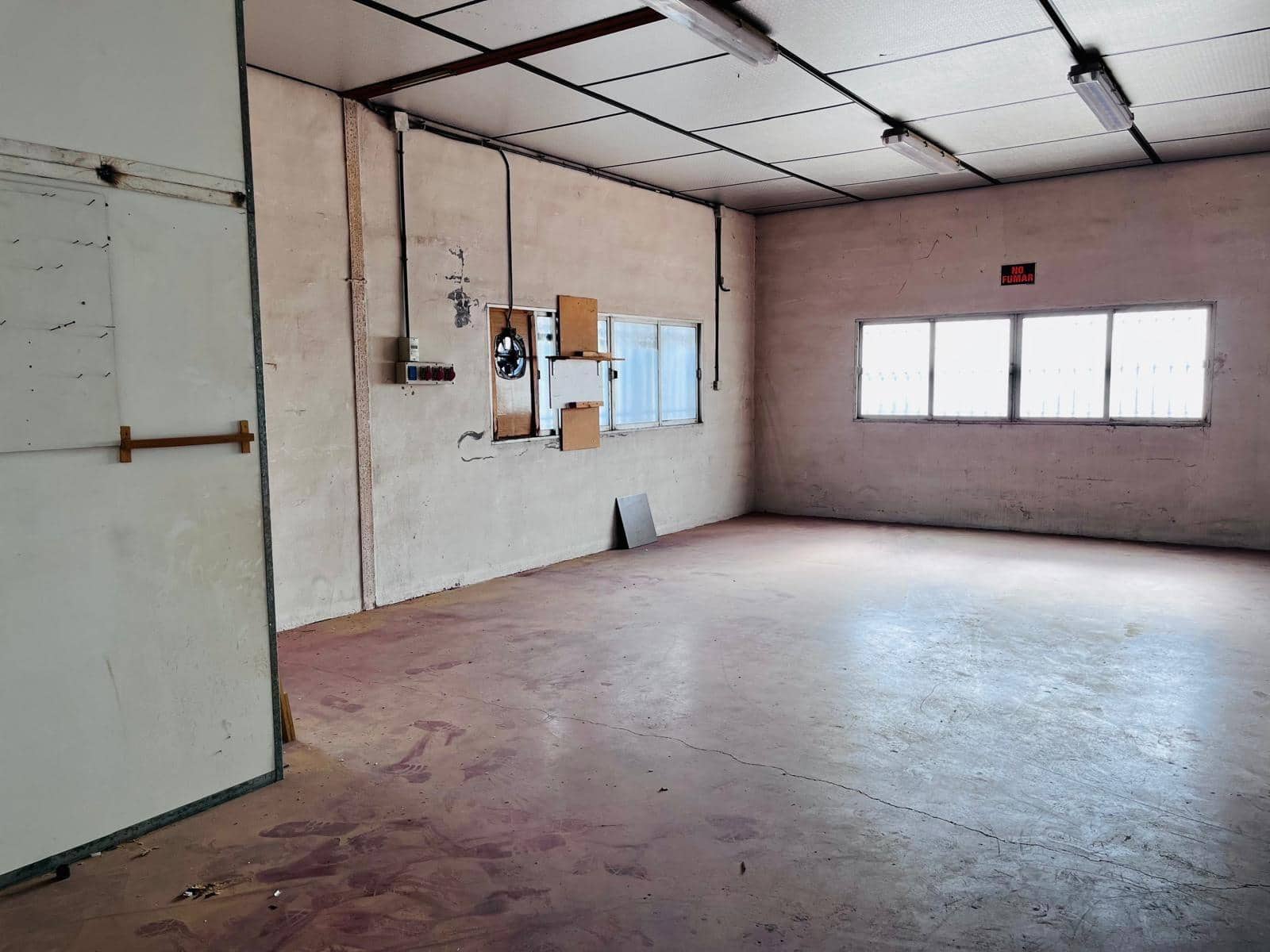 Business for sale in Matola - € 750,000 (Ref: 9551861)