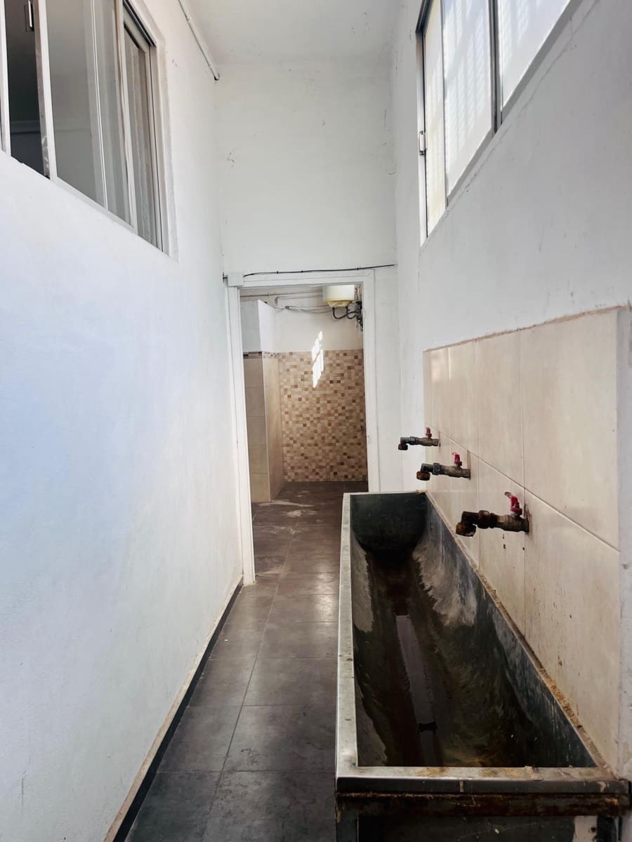 Virksomhed til leje i Matola - € 3.000 (Ref: 9551862)