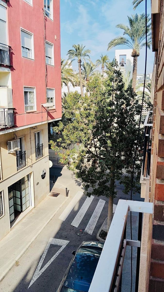 1 soveværelse Lejlighed til leje i Elche / Elx - € 300 (Ref: 9562048)