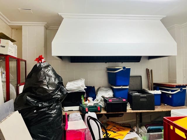 Komercyjne na sprzedaż w Elche / Elx - 85 000 € (Ref: 9565399)