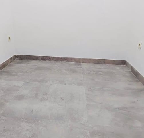 Erhverv til leje i Altabix, Elche / Elx - € 1.000 (Ref: 9568985)