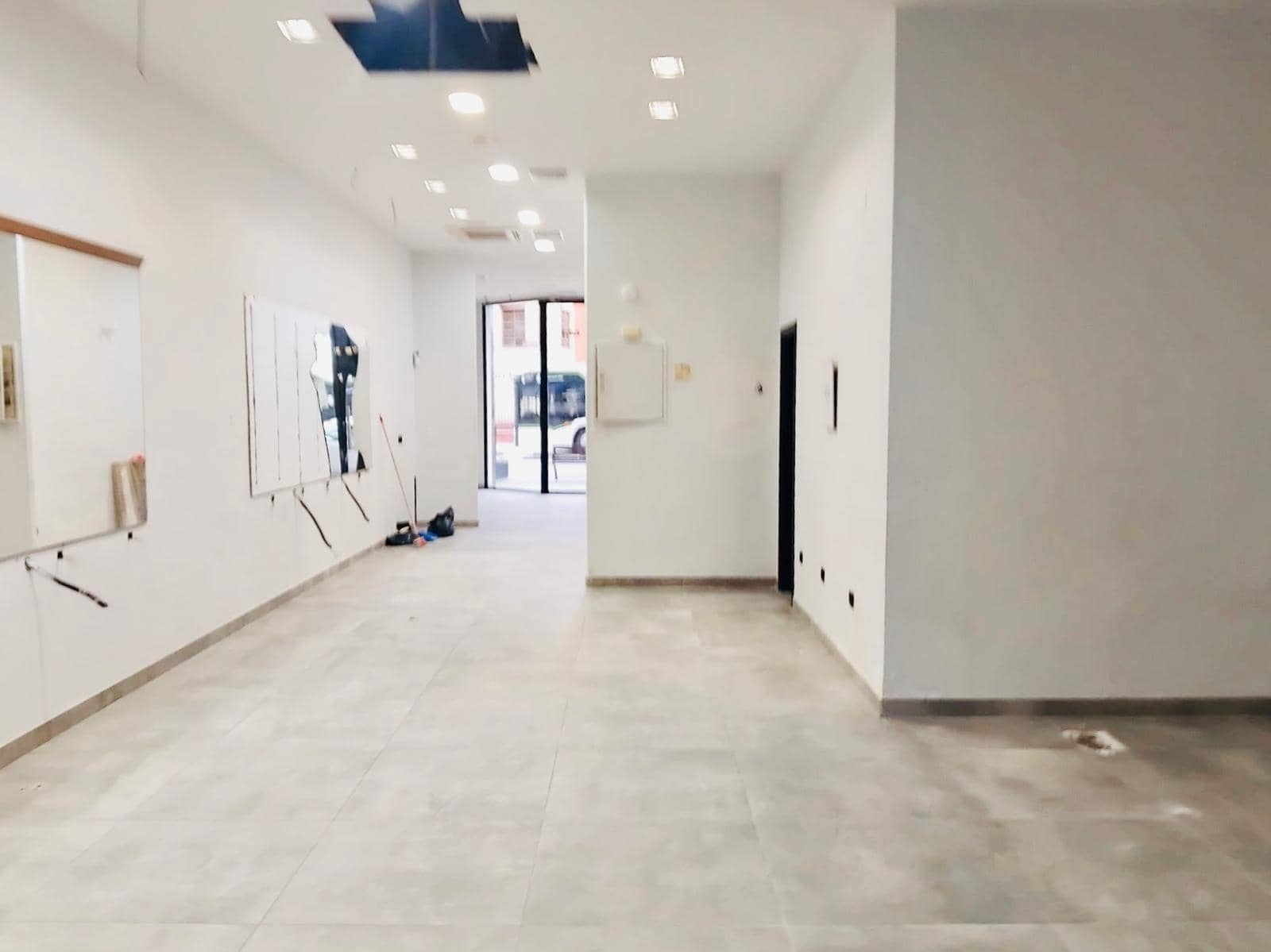 Erhverv til leje i Elche / Elx - € 1.000 (Ref: 9568985)