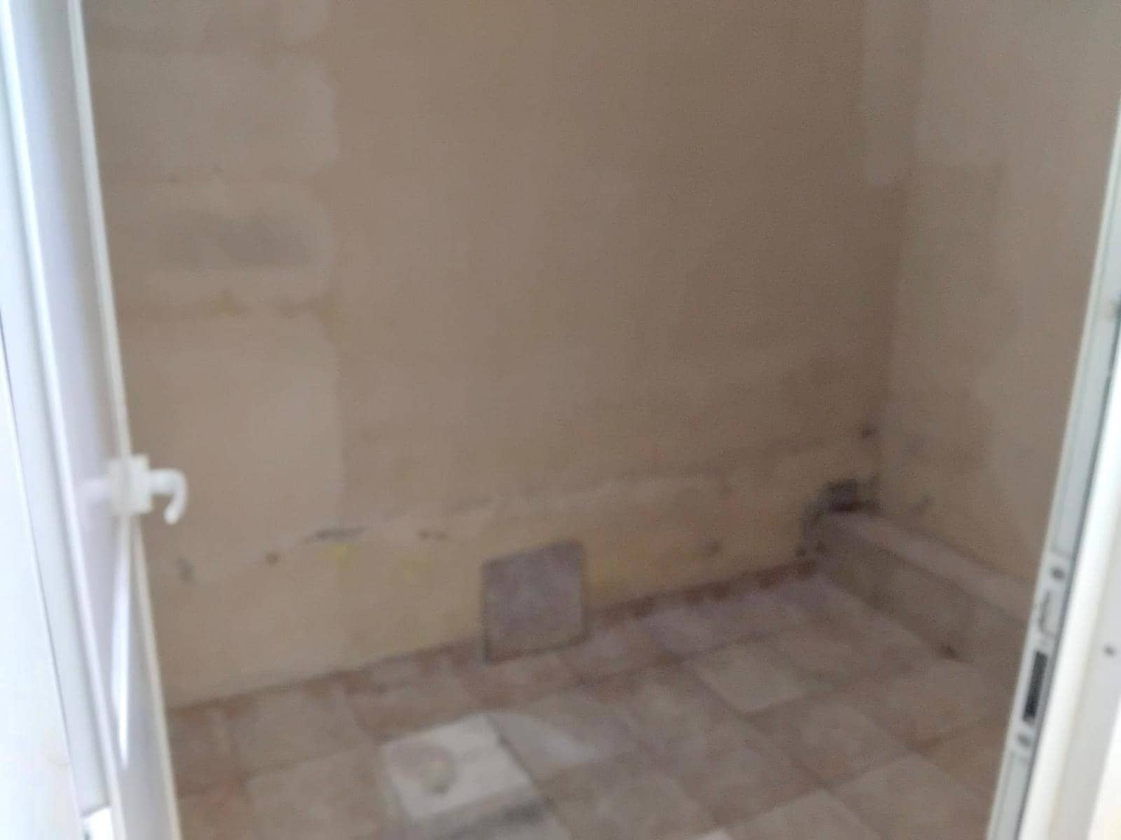 Erhverv til leje i Elche / Elx - € 1.000 (Ref: 9568985)