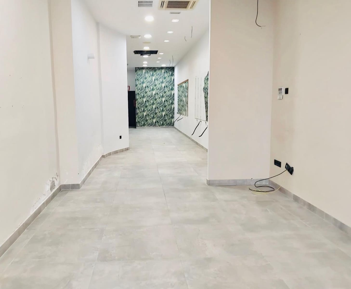 Erhverv til leje i Elche / Elx - € 1.000 (Ref: 9568985)