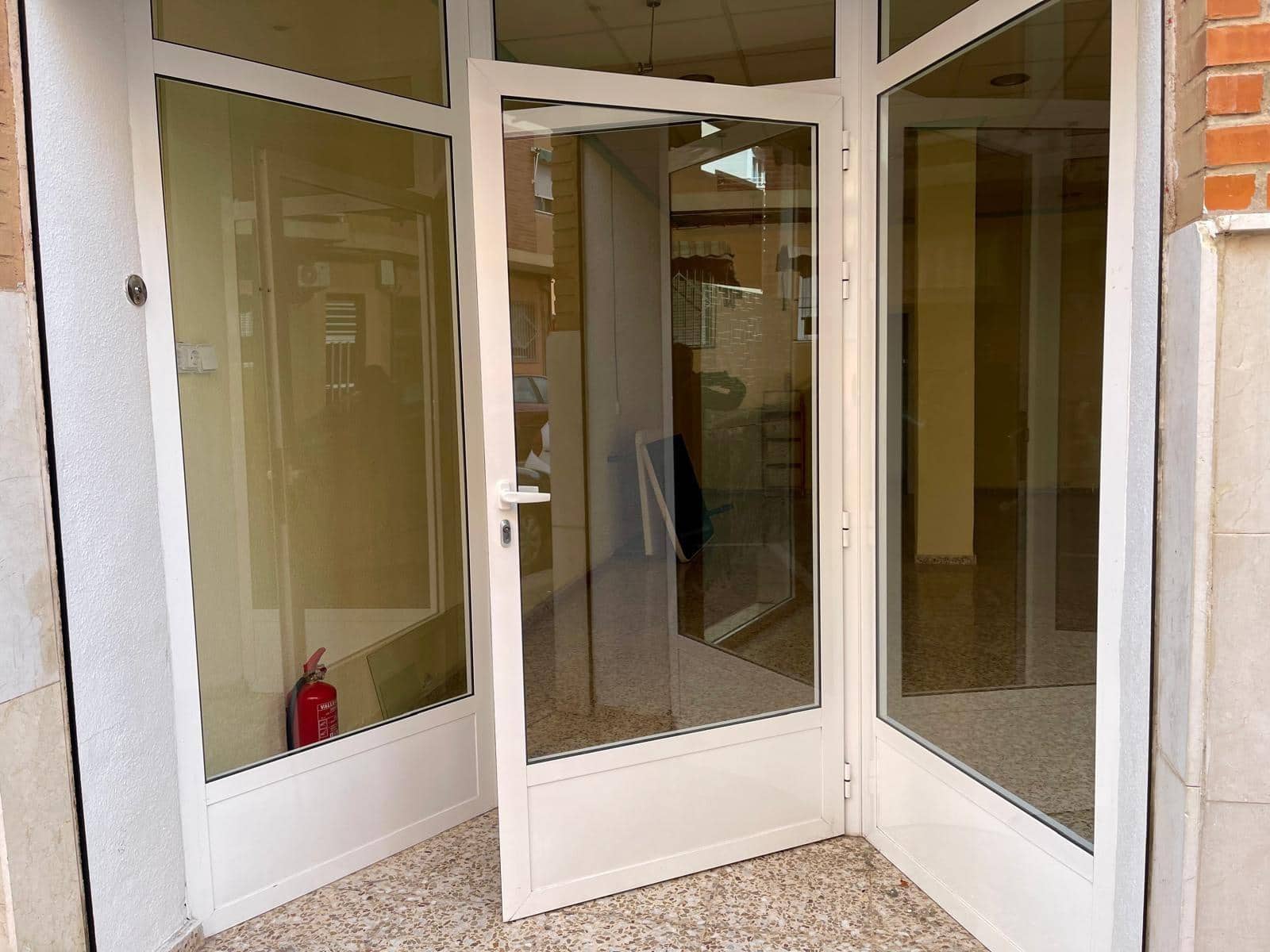 Kaupallinen myytävänä paikassa Elche / Elx - 67 000 € (Ref: 9586705)