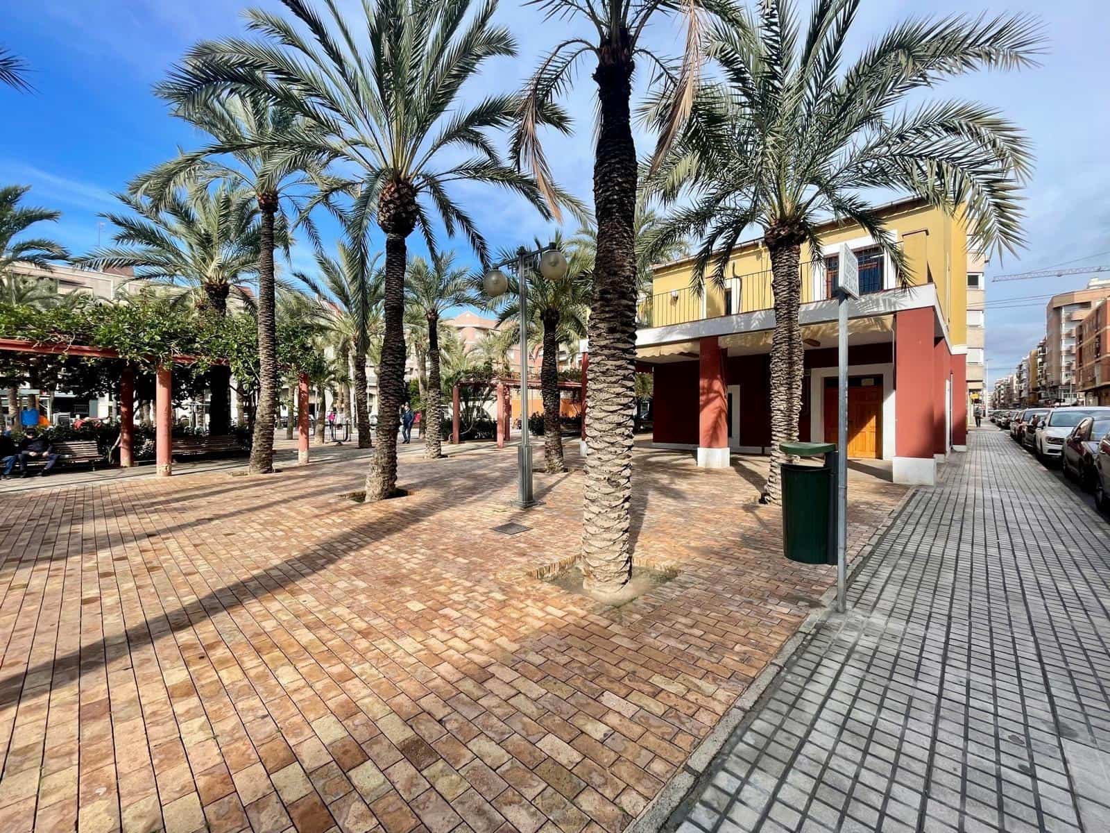 Kaupallinen myytävänä paikassa Elche / Elx - 67 000 € (Ref: 9586705)