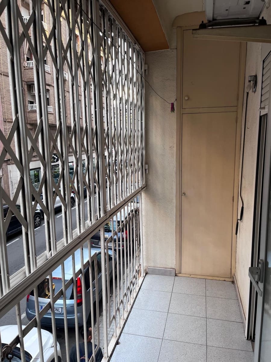 4 chambre Appartement à vendre à Elche / Elx - 105 000 € (Ref: 9596356)