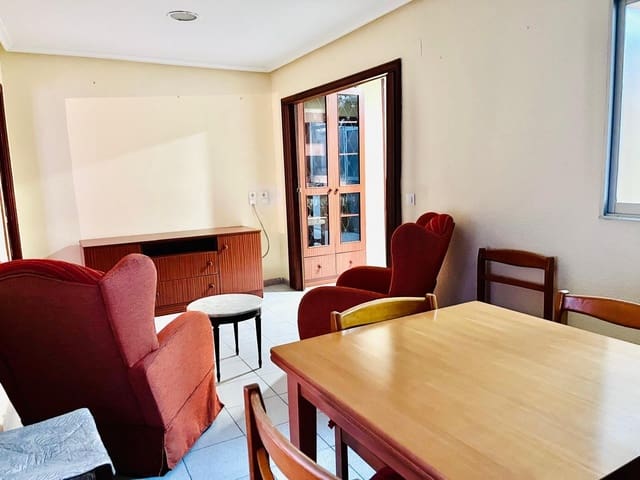 Piso de 4 habitaciones en Elche / Elx en venta - 105.000 € (Ref: 9596356)