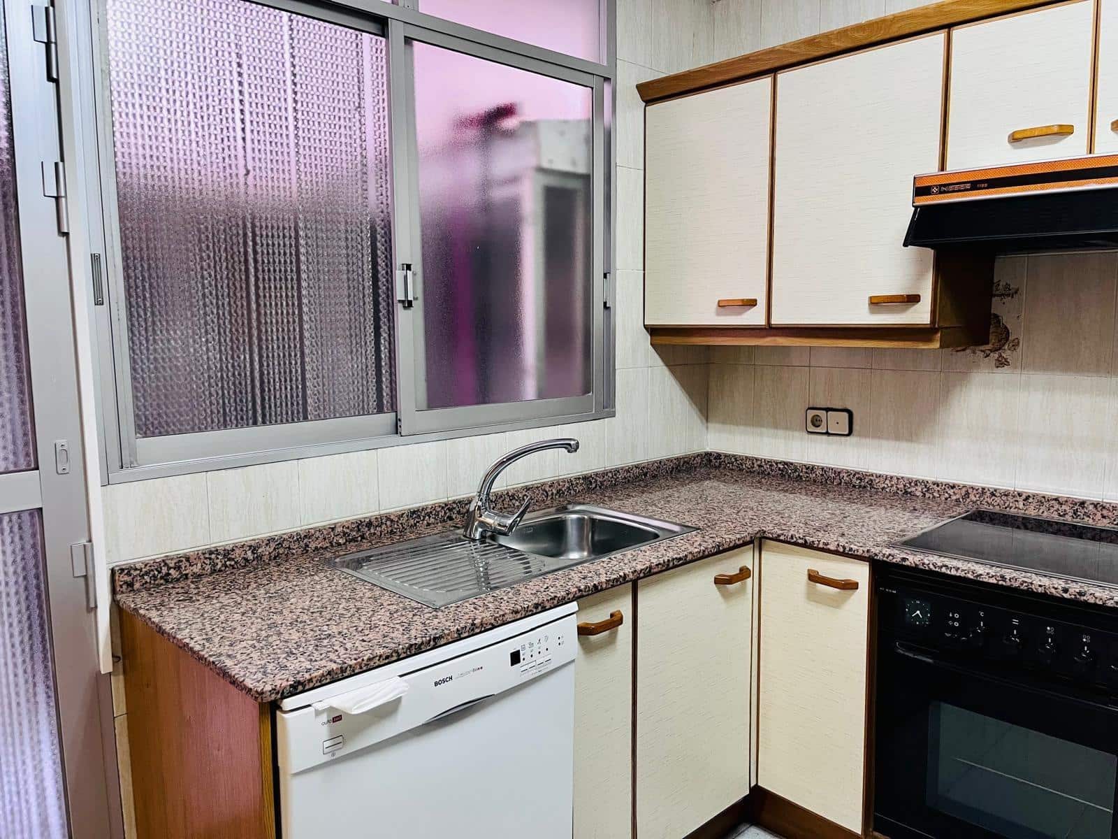 4 chambre Appartement à vendre à Elche / Elx - 105 000 € (Ref: 9596356)