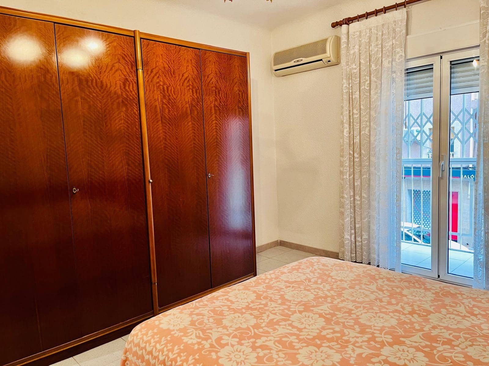 4 chambre Appartement à vendre à Elche / Elx - 105 000 € (Ref: 9596356)