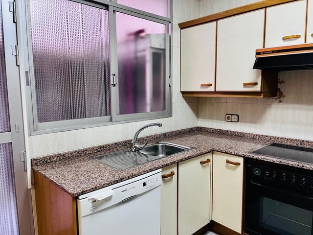 Piso de 4 habitaciones en Elche / Elx en venta - 105.000 € (Ref: 9596356)