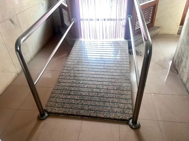 Commercial for sale in Elche / Elx - € 90,000 (Ref: 9608215)