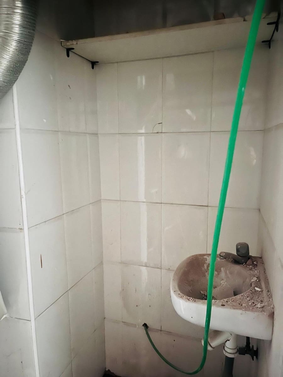 Commercial for sale in Elche / Elx - € 35,000 (Ref: 9608216)