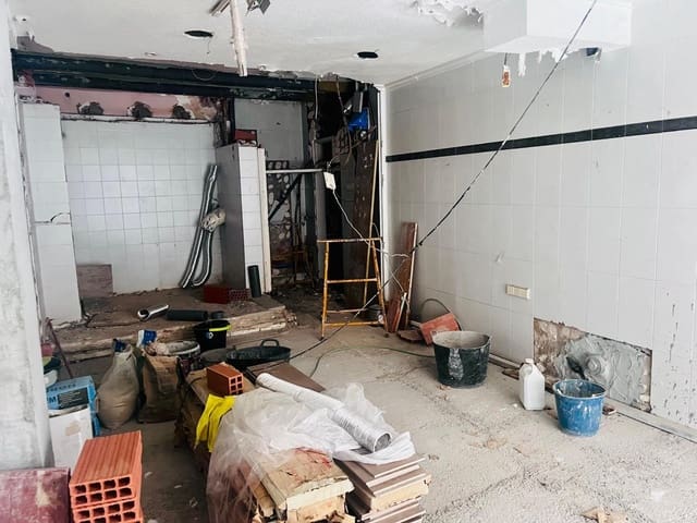 Commercial for sale in Elche / Elx - € 35,000 (Ref: 9608216)