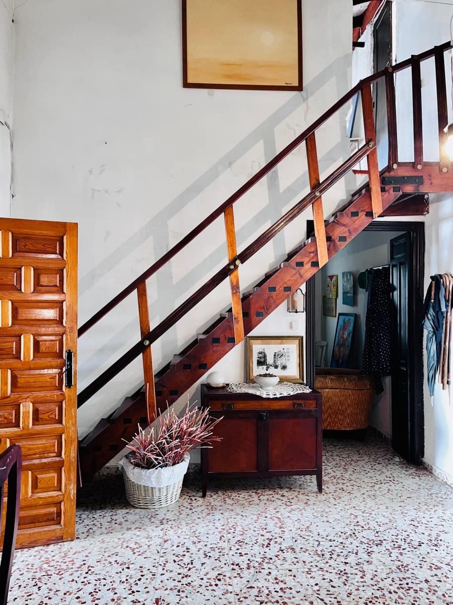 5 bedroom Villa for sale in Elche / Elx with garage - € 300,000 (Ref: 9616043)