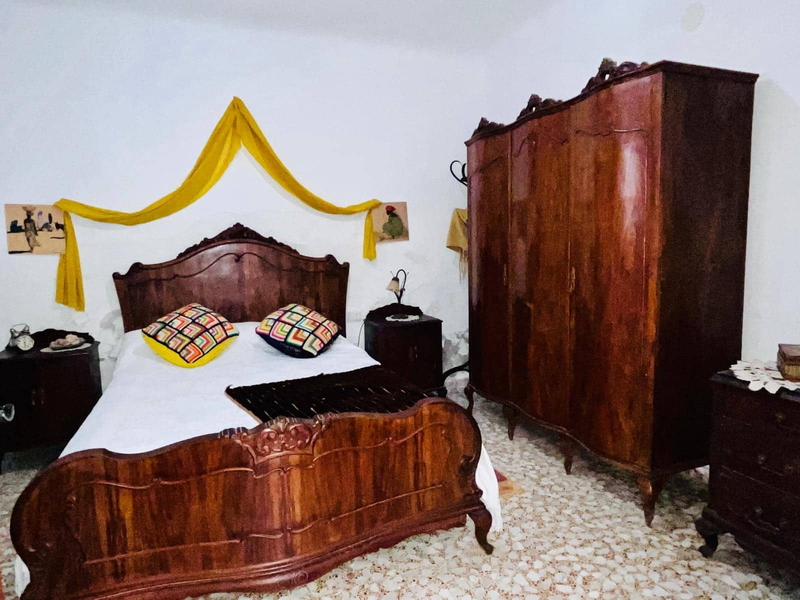 5 bedroom Villa for sale in Elche / Elx with garage - € 300,000 (Ref: 9616043)