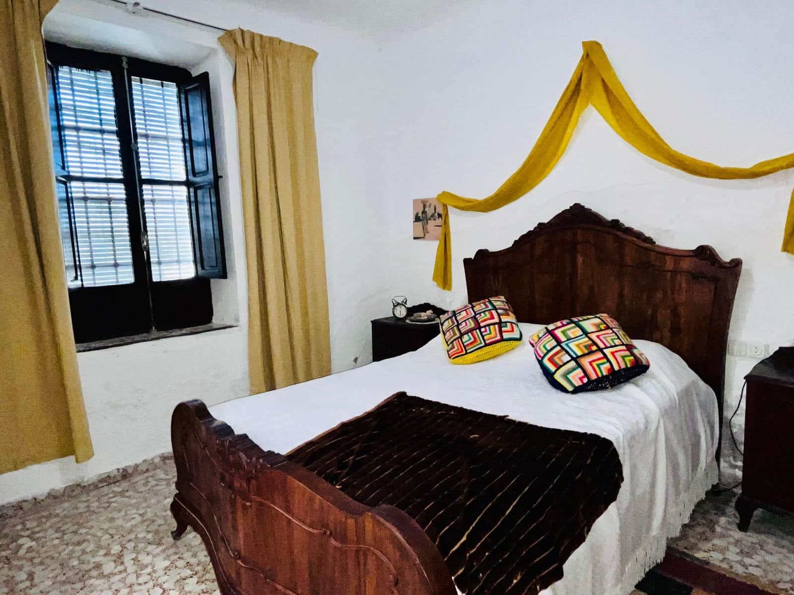 5 bedroom Villa for sale in Elche / Elx with garage - € 300,000 (Ref: 9616043)