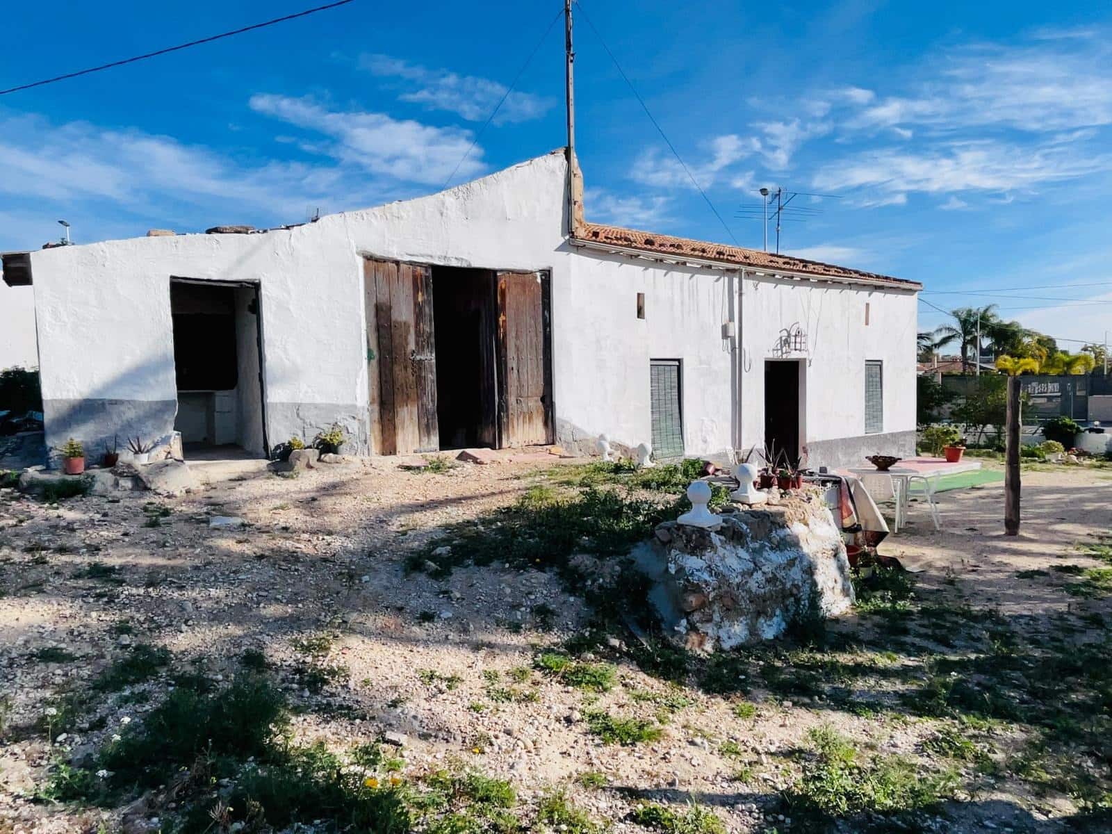 5 bedroom Villa for sale in Elche / Elx with garage - € 300,000 (Ref: 9616043)