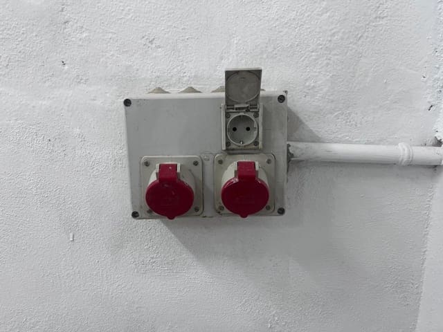 Commercial for rent in Elche / Elx - € 190 (Ref: 9619475)