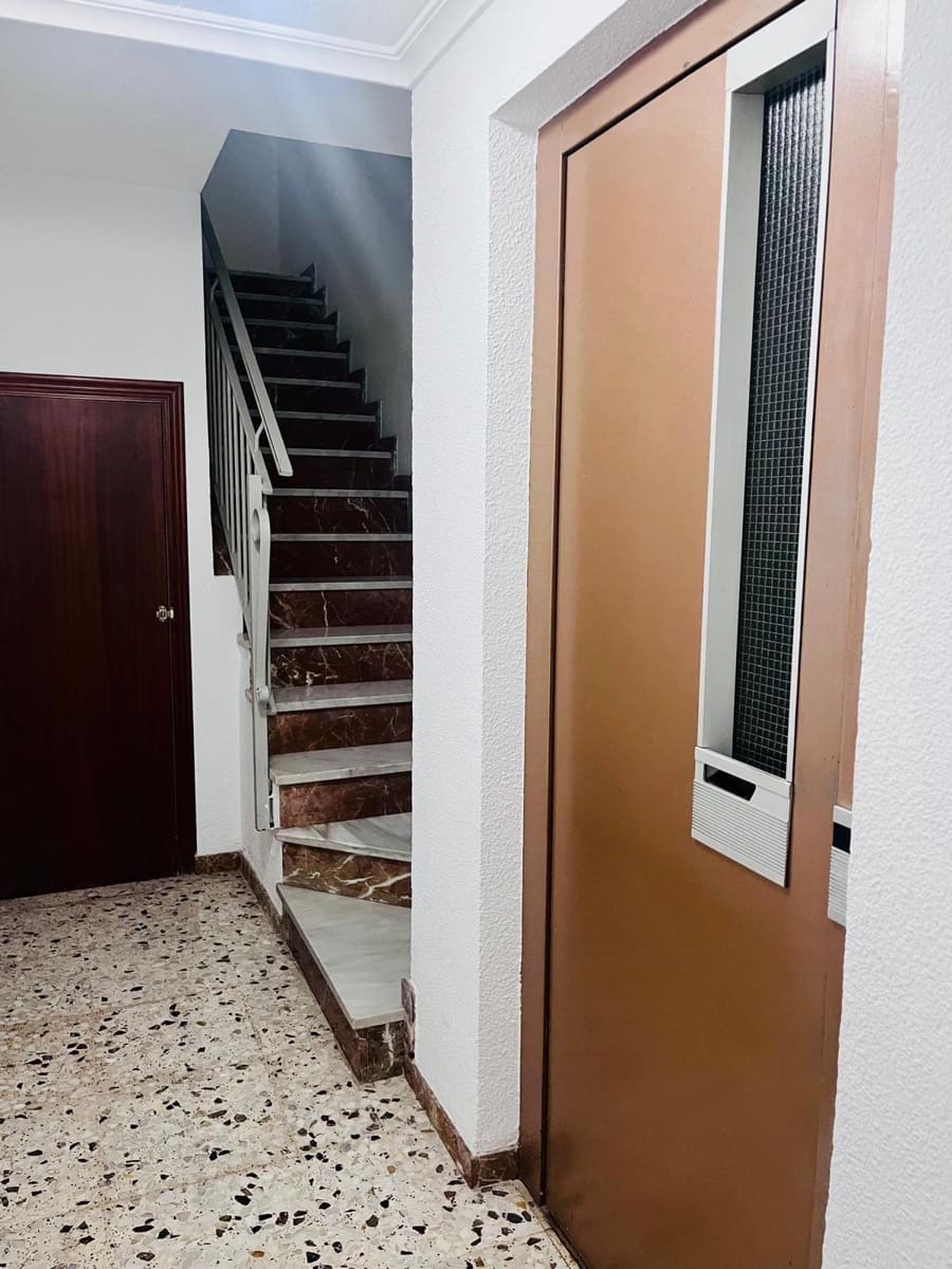 3 bedroom Apartment for sale in Elche / Elx - € 169,700 (Ref: 9674440)