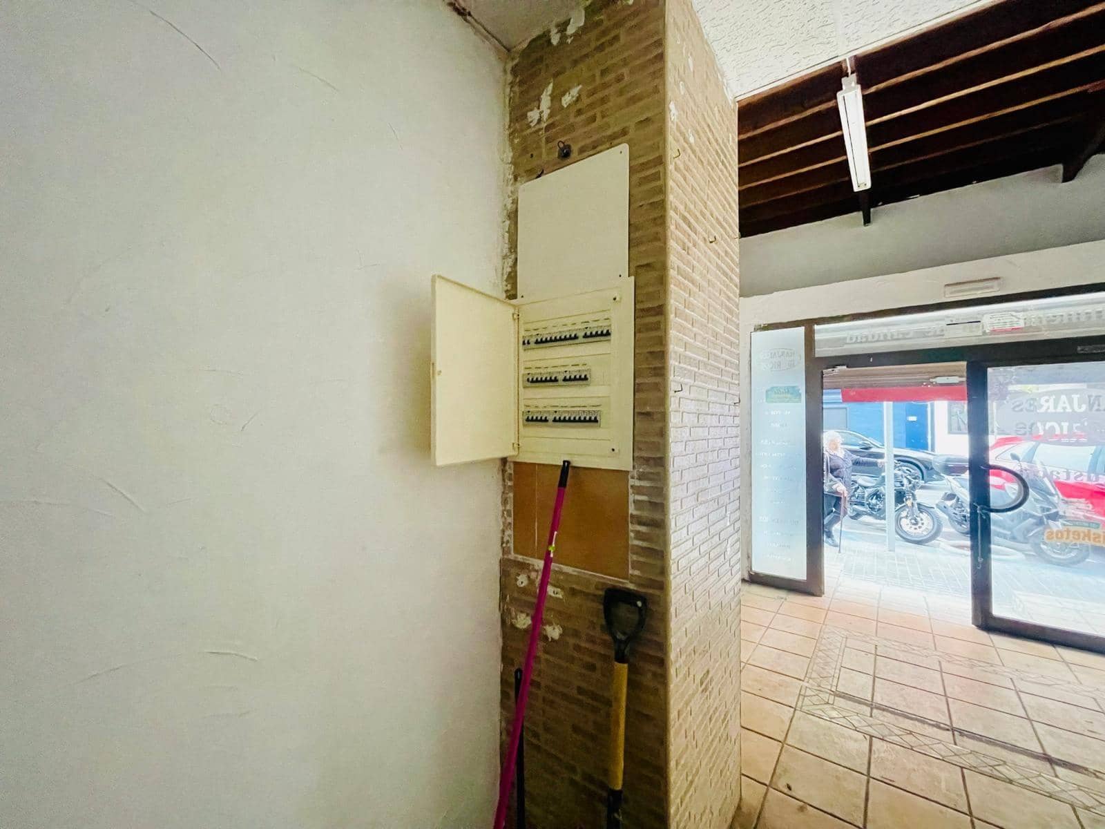 Gewerbe zu vermieten in Elche / Elx - 800 € (Ref: 9677608)