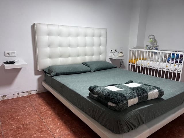 4 slaapkamer Appartement te koop in Elche / Elx - € 148.000 (Ref: 9677609)