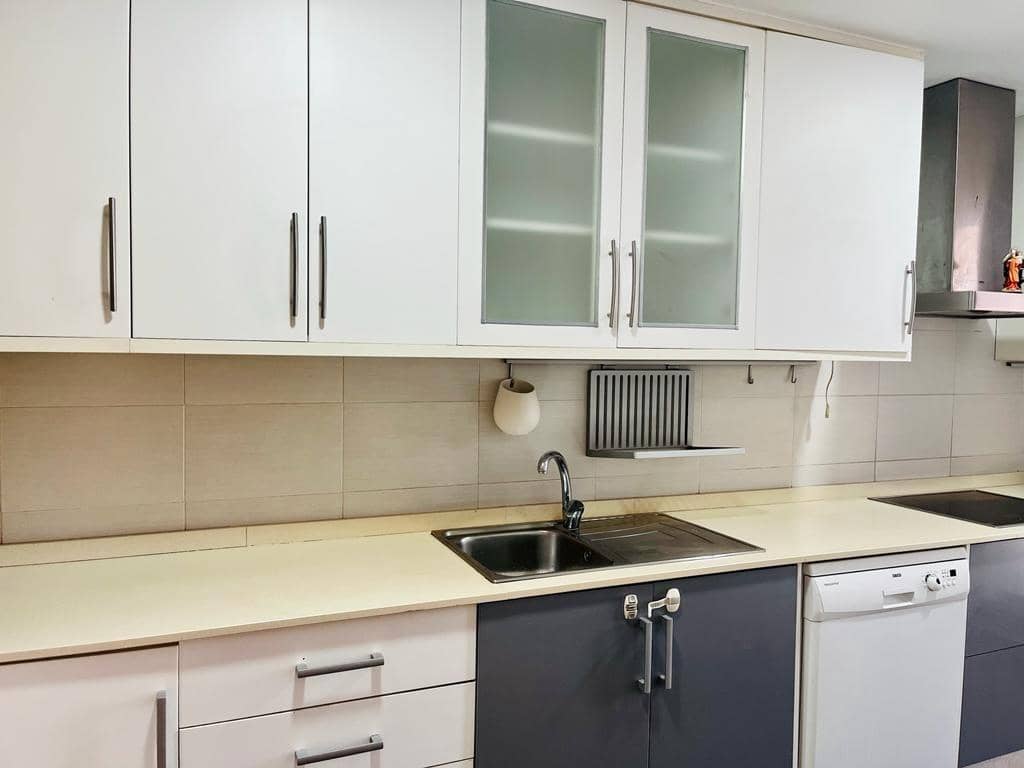 3 soverom Leilighet til leie i Elche / Elx med garasje - € 800 (Ref: 9679971)