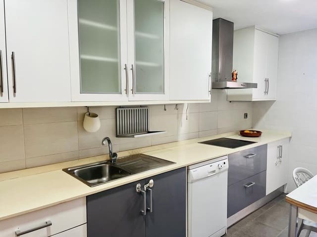 3 soverom Leilighet til leie i Elche / Elx med garasje - € 800 (Ref: 9679971)