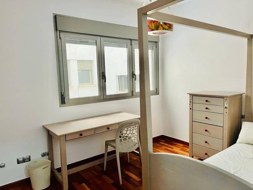 3 soverom Leilighet til leie i Elche / Elx med garasje - € 800 (Ref: 9679971)