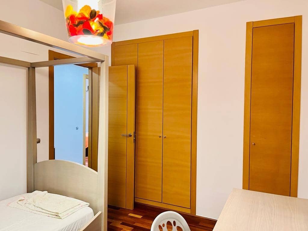 3 soverom Leilighet til leie i Elche / Elx med garasje - € 800 (Ref: 9679971)