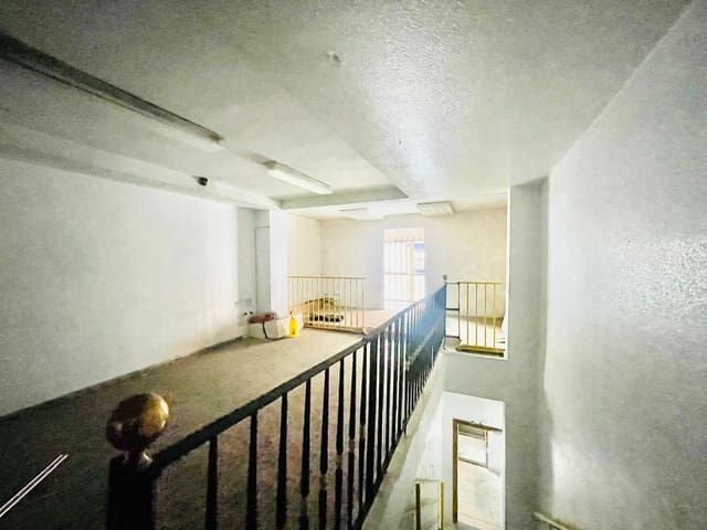 Kaupallinen myytävänä paikassa Elche / Elx - 130 000 € (Ref: 9683540)