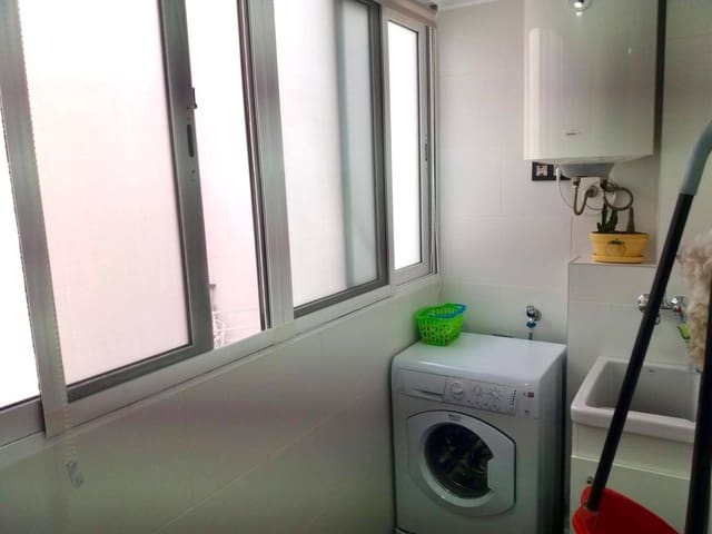 4 bedroom Flat for rent in Centro, Santa Pola - € 750 (Ref: 9726783)