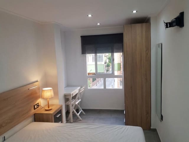 4 bedroom Flat for rent in Centro, Santa Pola - € 750 (Ref: 9726783)