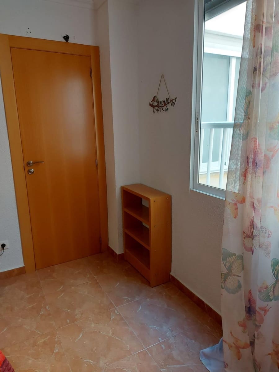 3 bedroom Flat for sale in Elche / Elx - € 250,000 (Ref: 9741853)