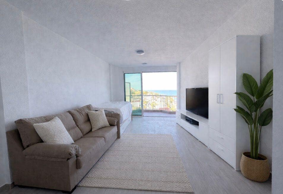 Studio til leie i Santa Pola med svømmebasseng - € 1 800 (Ref: 9752176)