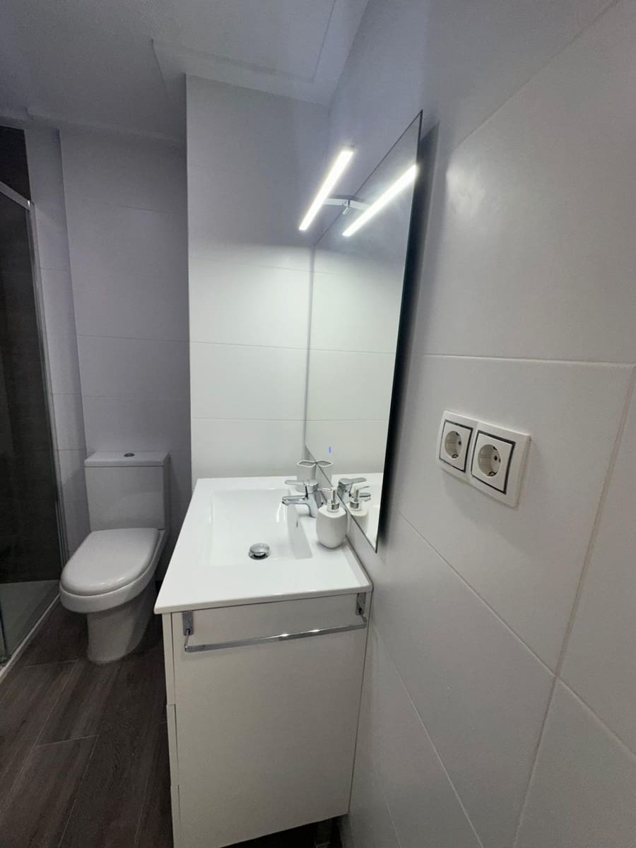 Studio til leie i Santa Pola med svømmebasseng - € 1 800 (Ref: 9752176)