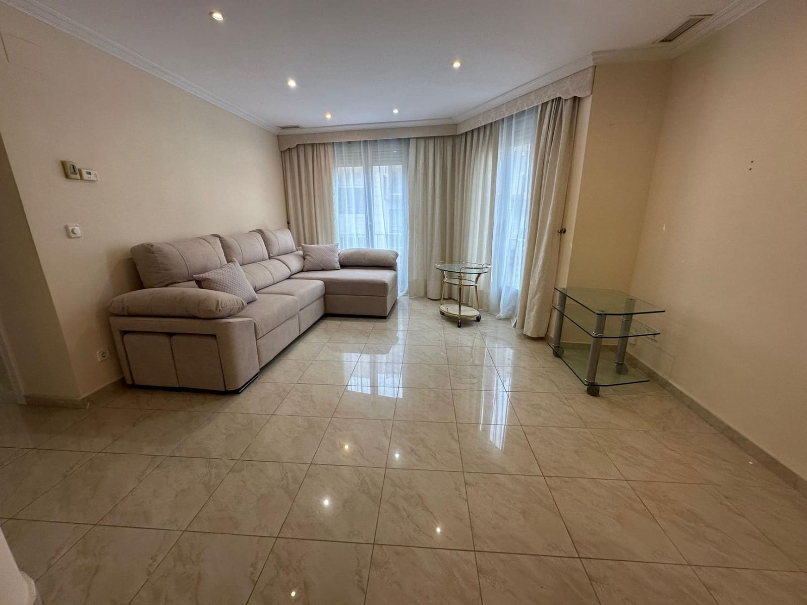 3 makuuhuone Asunto vuokrattavana paikassa Elche / Elx - 1 000 € (Ref: 9752177)