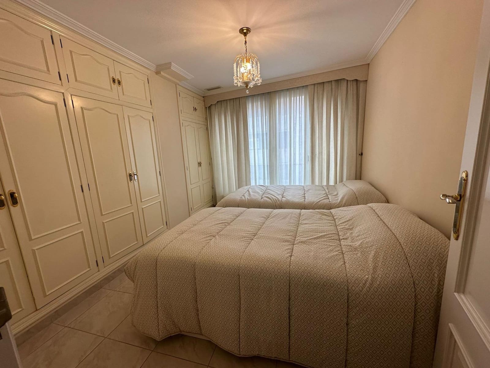 3 makuuhuone Asunto vuokrattavana paikassa Elche / Elx - 1 000 € (Ref: 9752177)