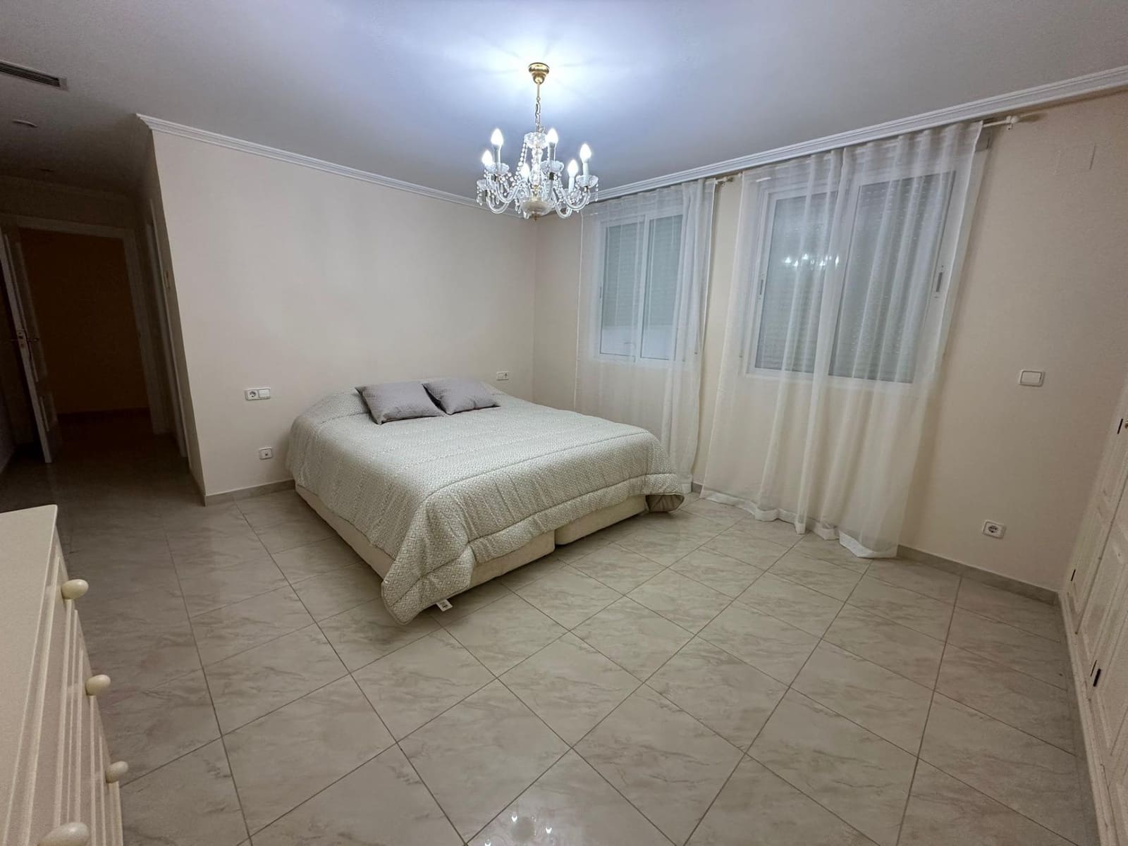 3 makuuhuone Asunto vuokrattavana paikassa Elche / Elx - 1 000 € (Ref: 9752177)